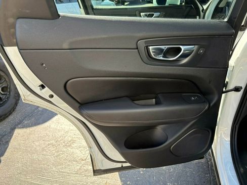 Used 2023 Volvo XC60 B5 Plus image 20
