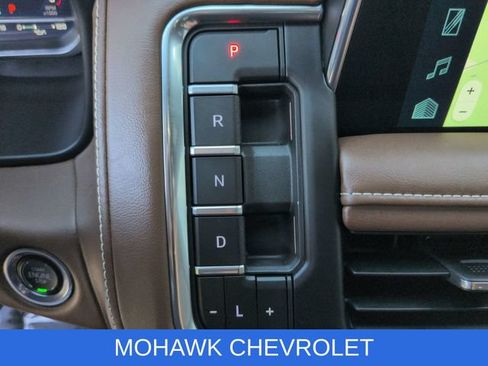Used 2023 Chevrolet Tahoe High Country AWD/4WD image 16