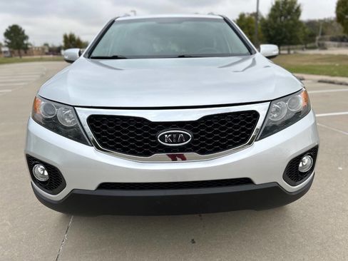 Used 2013 Kia Sorento LX w/ Convenience Pkg image 3