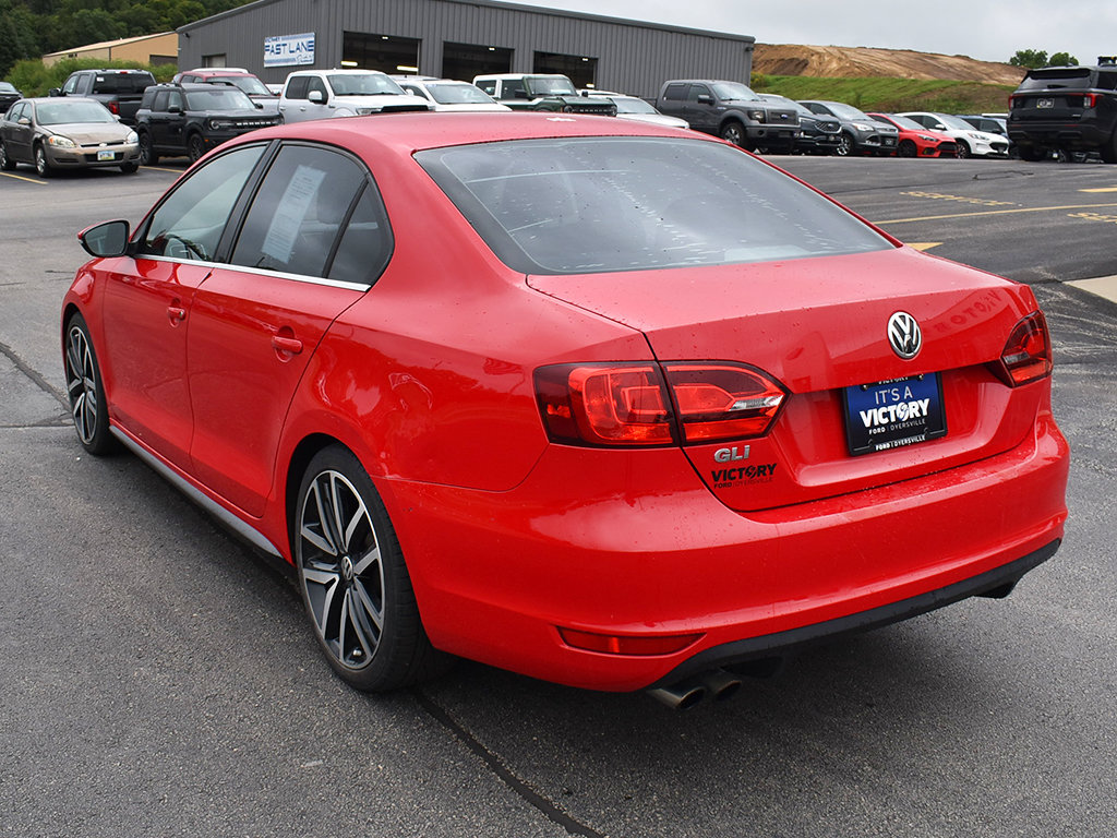Used 2012 Volkswagen Jetta GLI FWD image 3