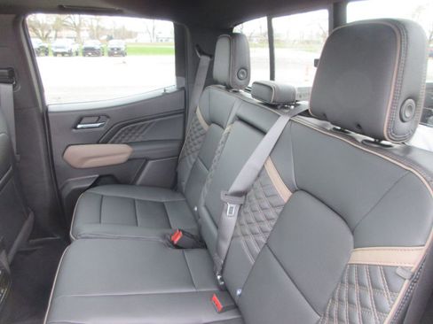 New 2026 GMC Canyon Denali image 15