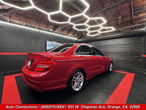 Used 2012 Mercedes-Benz C 250 Sedan image 3