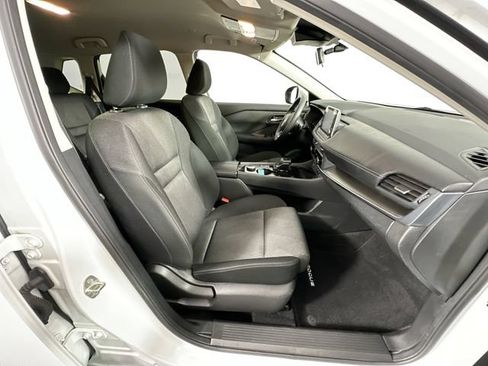 Used 2024 Nissan Rogue SV AWD/4WD image 27