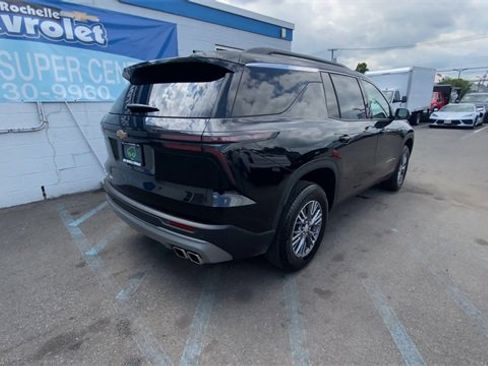 Certified 2025 Chevrolet Traverse LT image 8