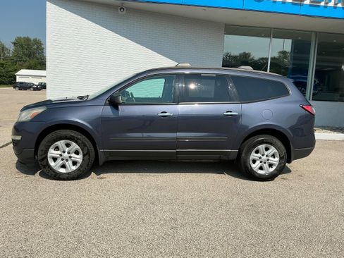 Used 2014 Chevrolet Traverse LS image 2
