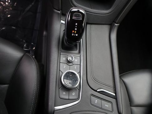 Used 2020 Cadillac XT5 Premium Luxury image 36