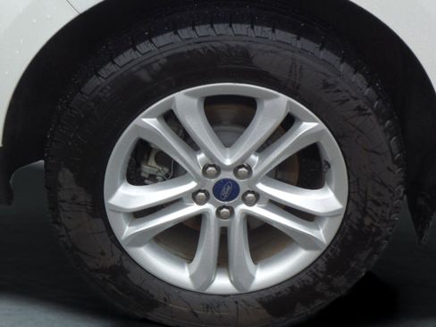 Used 2020 Ford Edge SEL w/ Convenience Package image 9