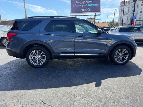 Used 2021 Ford Explorer XLT w/ Equipment Group 202A image 7