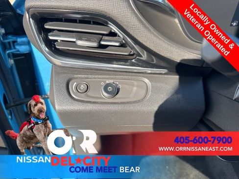 Used 2025 Buick Envista Sport Touring image 13