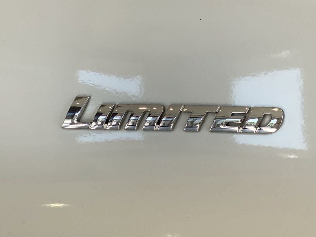 Used 2016 Toyota 4Runner Limited AWD/4WD image 12