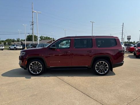 Used 2024 Jeep Wagoneer Series II w/ Premium Group I AWD/4WD image 4