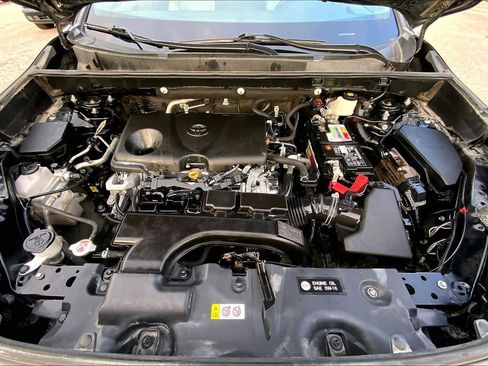 Used 2021 Toyota RAV4 XLE Premium FWD image 31
