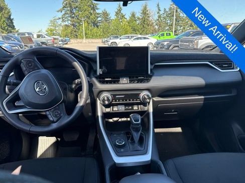 Used 2024 Toyota RAV4 SE w/ Convenience Package AWD/4WD image 10