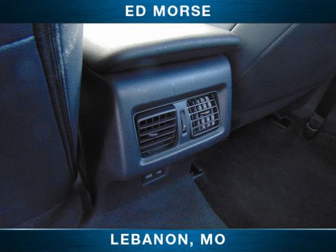 Used 2025 Toyota Camry SE image 12