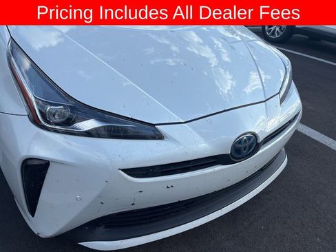 Used 2021 Toyota Prius Limited w/ Premium Convenience Package FWD image 3