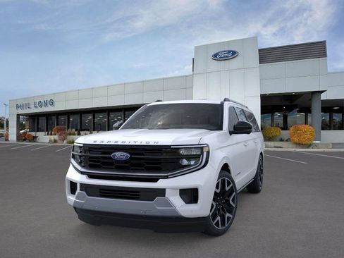 New 2025 Ford Expedition Max Platinum w/ Platinum Ultimate Package image 2