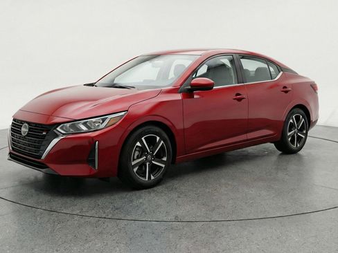 Used 2025 Nissan Sentra SV image 3