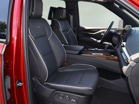 Used 2023 Cadillac Escalade Premium Luxury RWD image 20