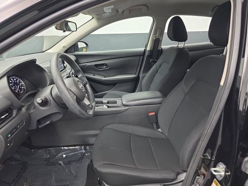 Used 2025 Nissan Sentra S image 18