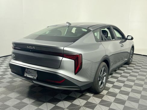 New 2025 Kia K4 LXS image 3