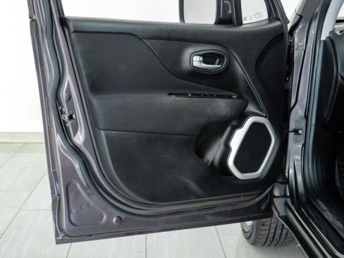 Used 2019 Jeep Renegade Latitude image 35