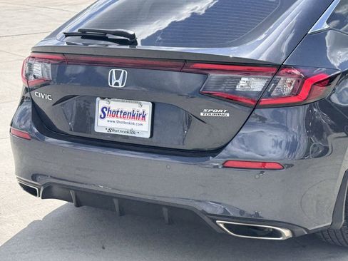 Used 2022 Honda Civic Sport Touring image 6