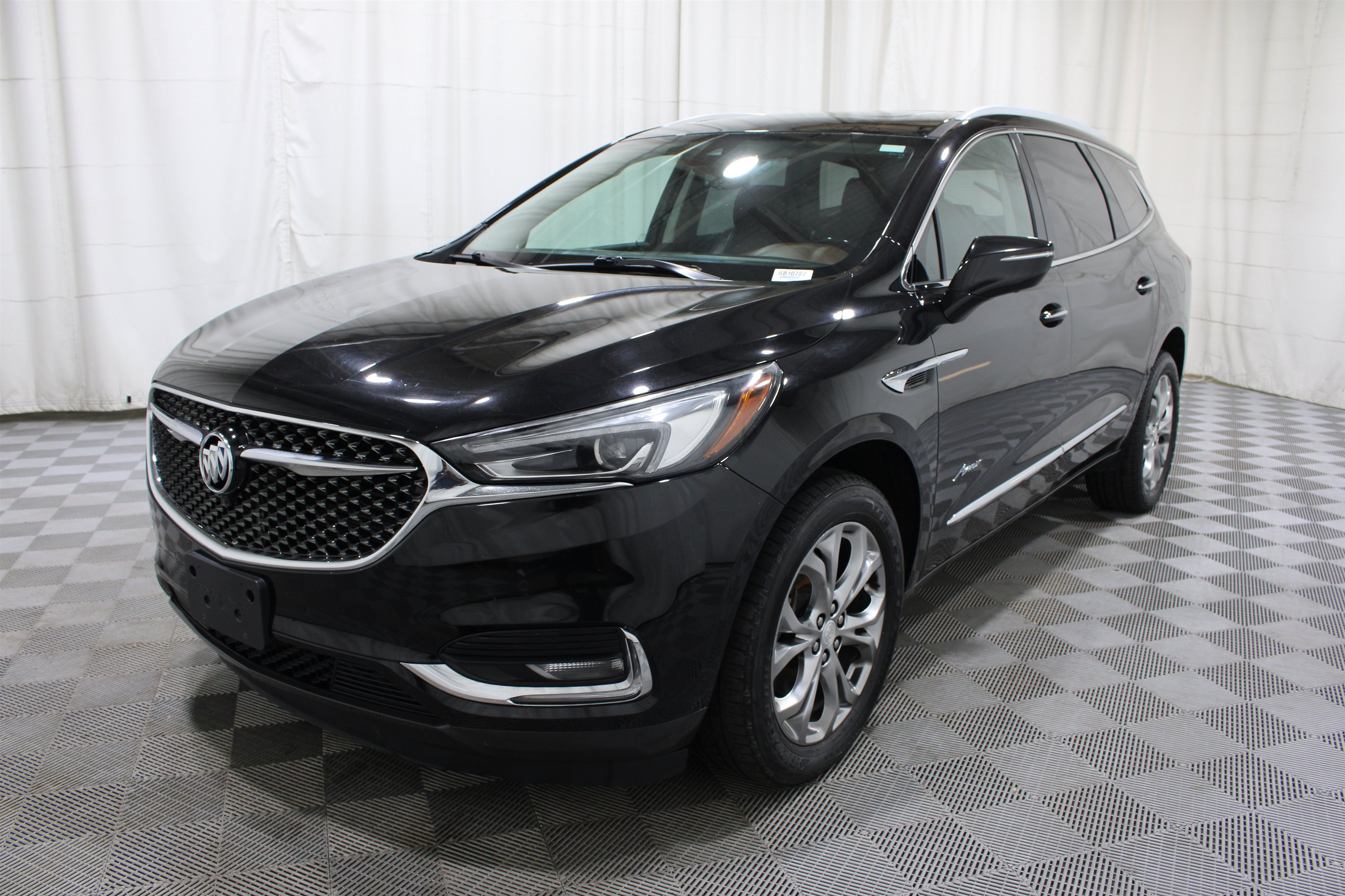 Used 2018 Buick Enclave Avenir w/ Avenir Technology Package AWD/4WD image 38