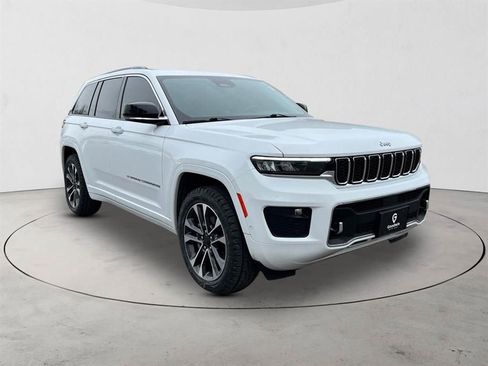 Used 2023 Jeep Grand Cherokee Overland image 7