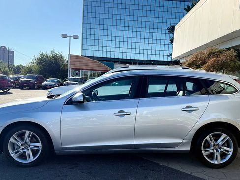 Used 2015 Volvo V60 T5 Premier FWD image 4