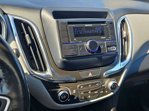 Used 2018 Chevrolet Equinox LT FWD image 26