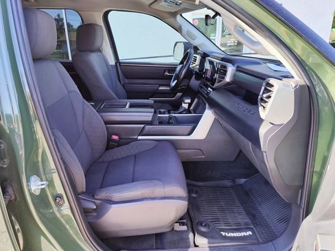 Used 2022 Toyota Tundra SR5 w/ SR5 Convenience Package AWD/4WD image 10