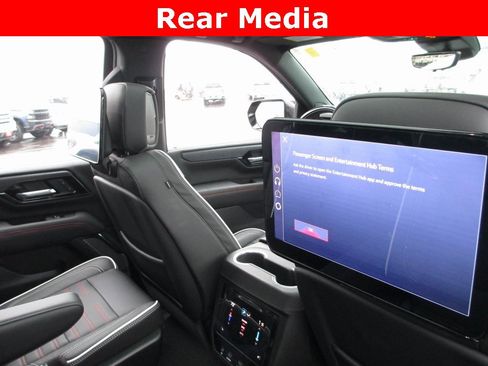 Used 2025 GMC Yukon AT4 Ultimate image 17