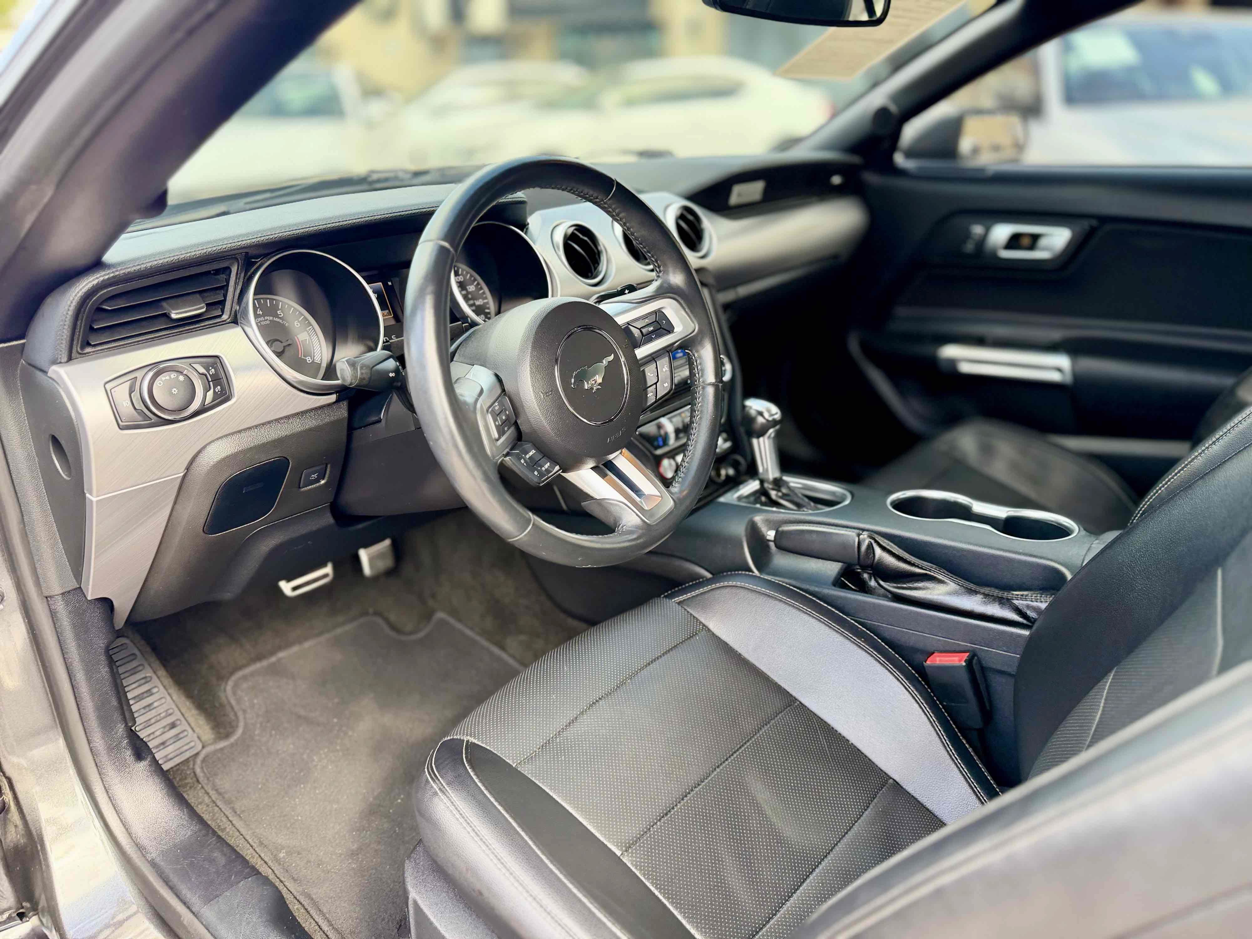 Used 2018 Ford Mustang Premium RWD image 28