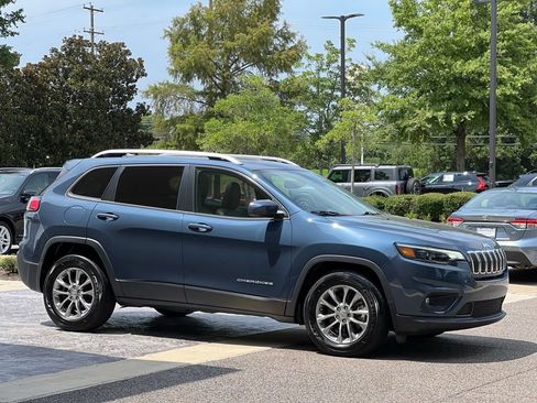 Used 2020 Jeep Cherokee Latitude Plus w/ Comfort/Convenience Group FWD image 5