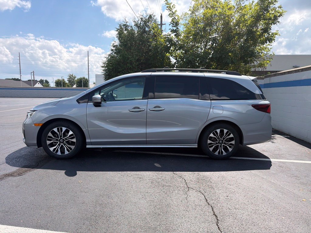 Certified 2025 Honda Odyssey Elite image 2