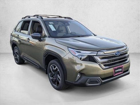 Used 2025 Subaru Forester Limited image 7
