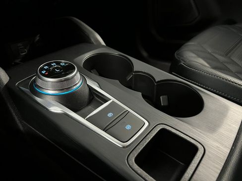 New 2024 Ford Escape SE w/ PHEV Premium Package FWD image 27