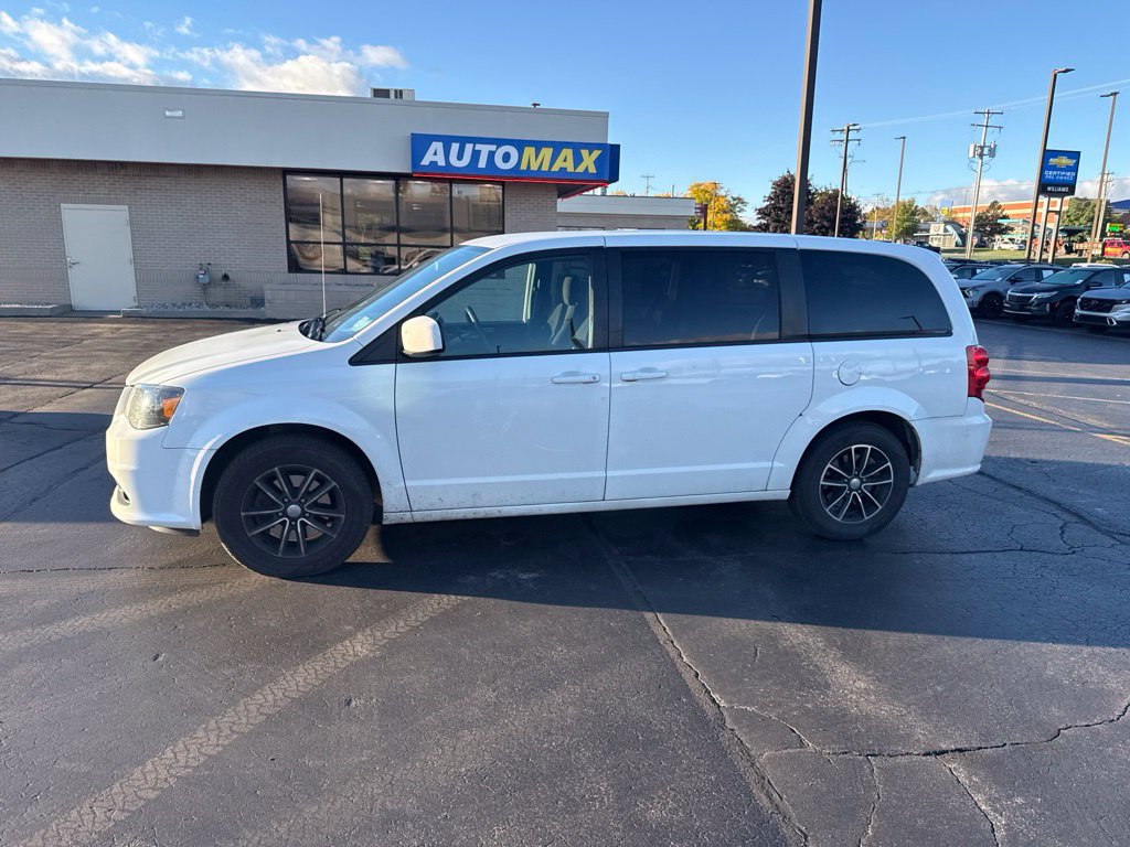 Used 2018 Dodge Grand Caravan SE FWD image 3