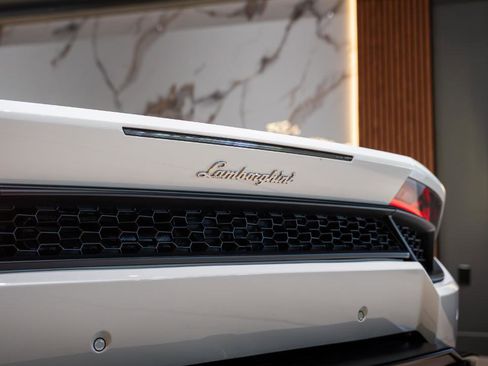 Used 2017 Lamborghini Huracan LP 580-2 RWD image 35