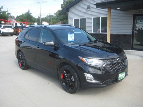 Used 2021 Chevrolet Equinox Premier w/ Redline Edition AWD/4WD image 2