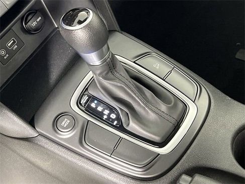 Used 2019 Hyundai Kona SE w/ Cargo Package image 17