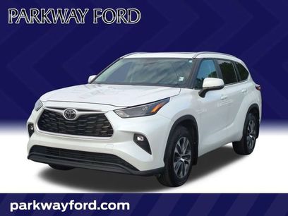 Used 2023 Toyota Highlander XLE