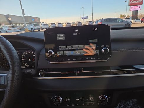 Used 2023 Mitsubishi Outlander LE image 25