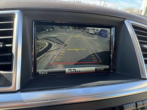 Used 2015 Mercedes-Benz ML 350 ML 350 4MATIC AWD 4dr SUV w/ Premium 1 Package image 15