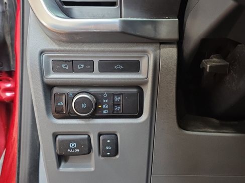 Used 2023 Ford F150 Lariat w/ Trailer Tow Package image 28