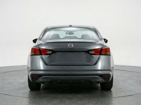 Used 2025 Nissan Altima 2.5 SV image 7