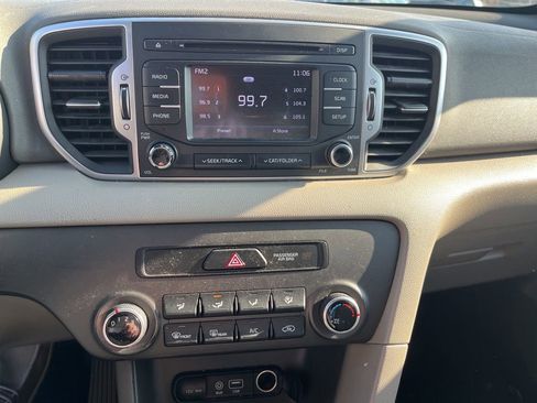 Used 2017 Kia Sportage LX image 11