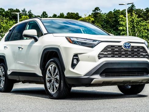Used 2022 Toyota RAV4 Limited AWD/4WD image 6