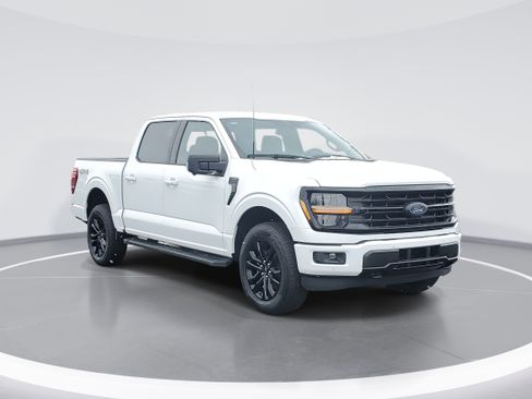 New 2026 Ford F150 XLT w/ Equipment Group 302A MID image 2