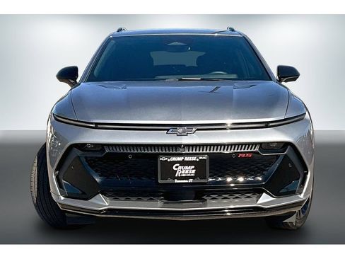 Used 2024 Chevrolet Equinox EV RS FWD image 2